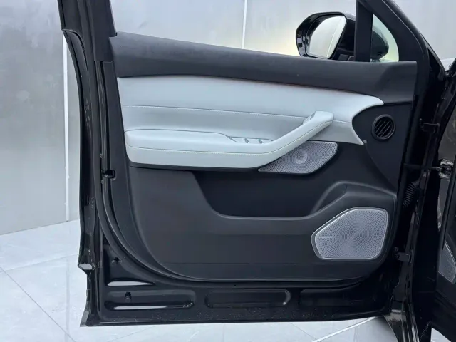 Nio EC6 — Фото автомобиля 9