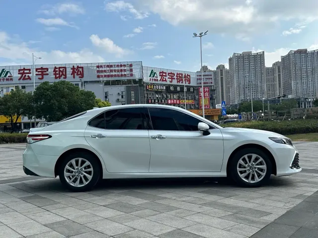 Toyota Camry — Фото автомобиля 5