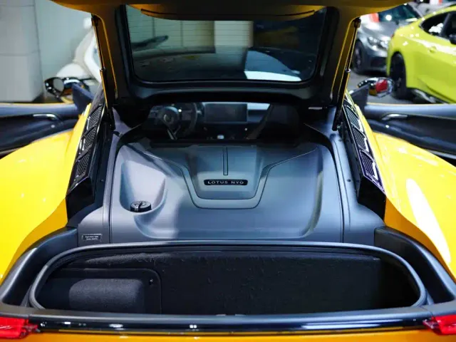 Lotus Emira — Фото автомобиля 27
