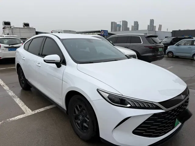 BYD Qin PLUS — Фото автомобиля 3