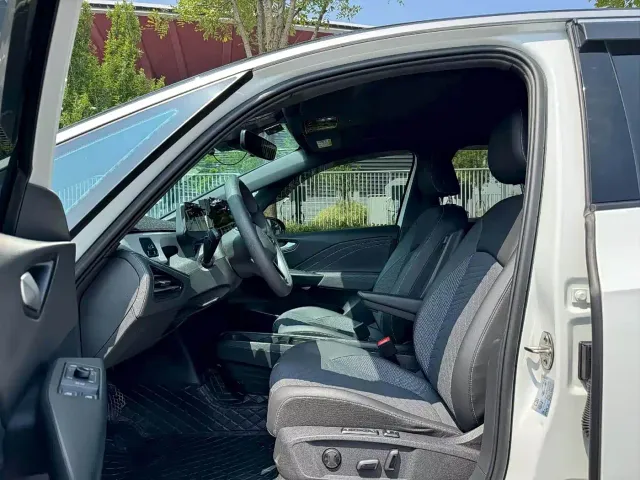 Volkswagen ID.3 — Фото автомобиля 4