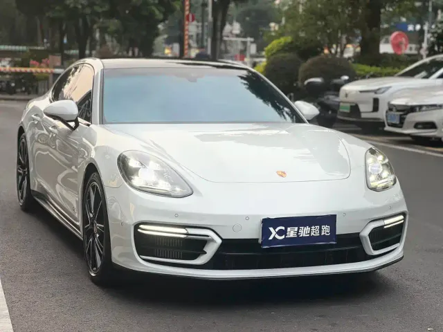 Porsche Panamera — Фото автомобиля 9