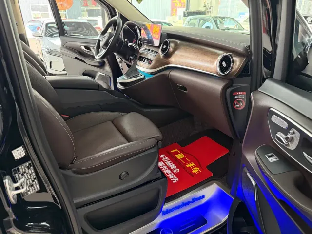 Mercedes-Benz V-Class — Фото автомобиля 11