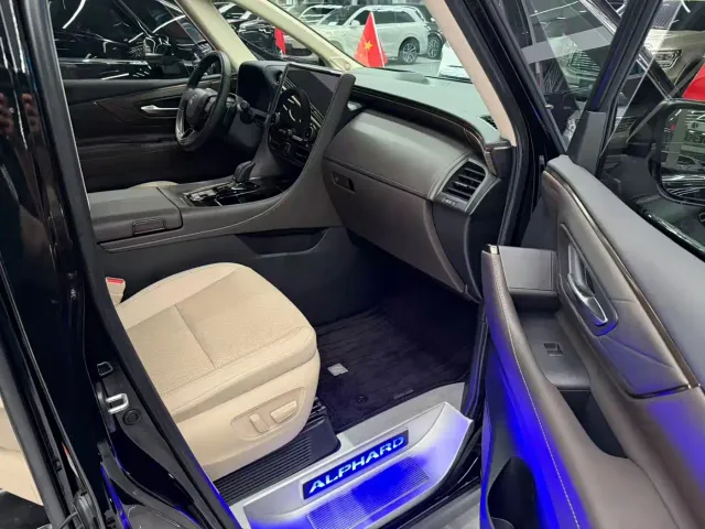 Toyota Alphard — Фото автомобиля 7