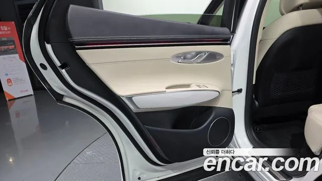 Genesis GV70 — Фото автомобиля 13