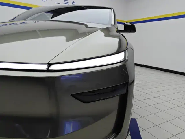 Tesla Model Y — Фото автомобиля 5