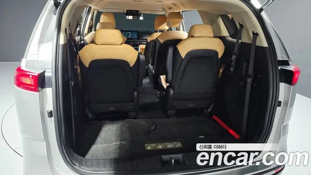 Kia Carnival Generation 4 — Фото автомобиля 20