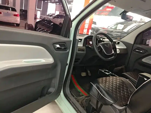 Wuling Hongguang Mini EV — Фото автомобиля 11