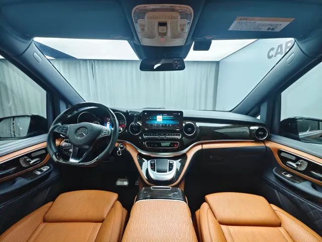 Mercedes-Benz V-Class — Фото автомобиля 4
