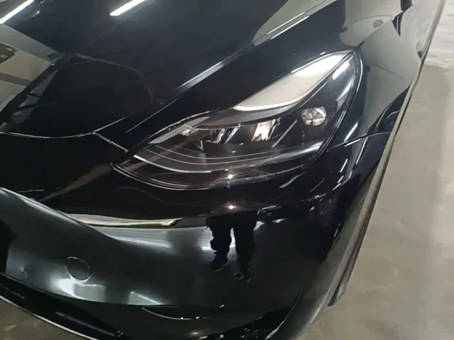 Tesla Model Y — Фото автомобиля 23