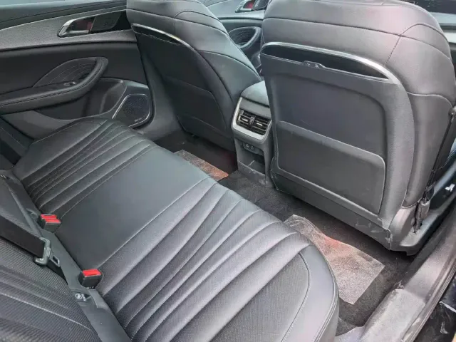 Hongqi H5 — Фото автомобиля 7