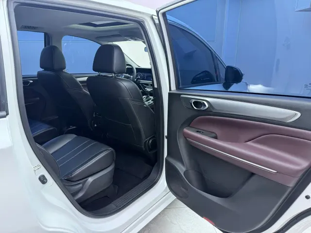 GAC Trumpchi M6 — Фото автомобиля 20