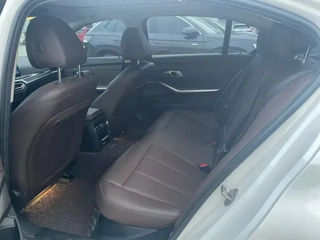 BMW 3 Series — Фото автомобиля 8