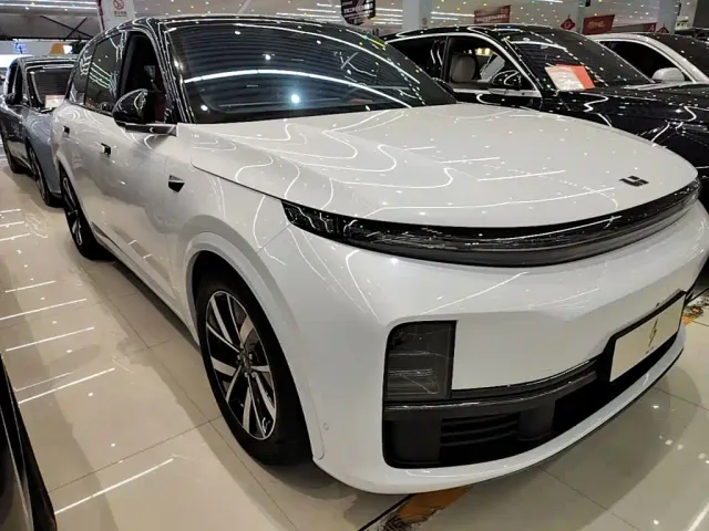 Li Auto L7 — Фото автомобиля 21