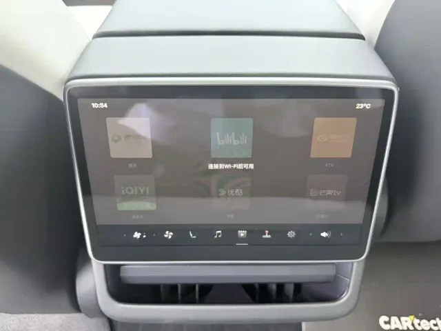 Tesla Model 3 — Фото автомобиля 20