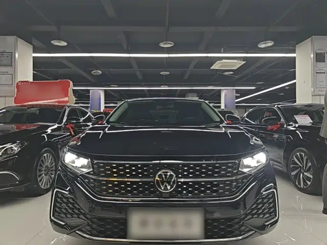 Volkswagen Passat — Фото автомобиля 2