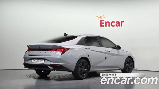 Hyundai Avante CN7 — Фото автомобиля 2