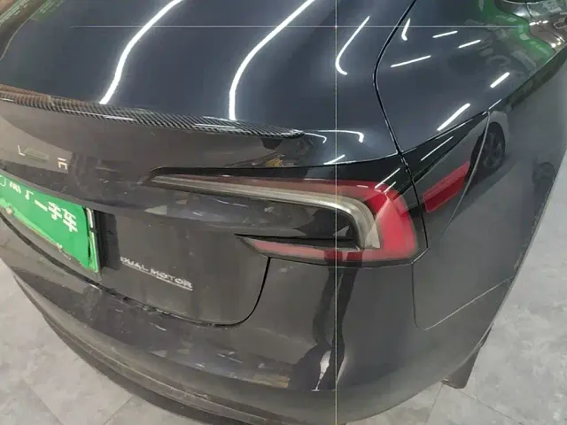 Tesla Model 3 — Фото автомобиля 7