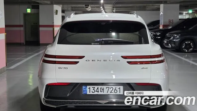 Genesis GV70 — Фото автомобиля 4