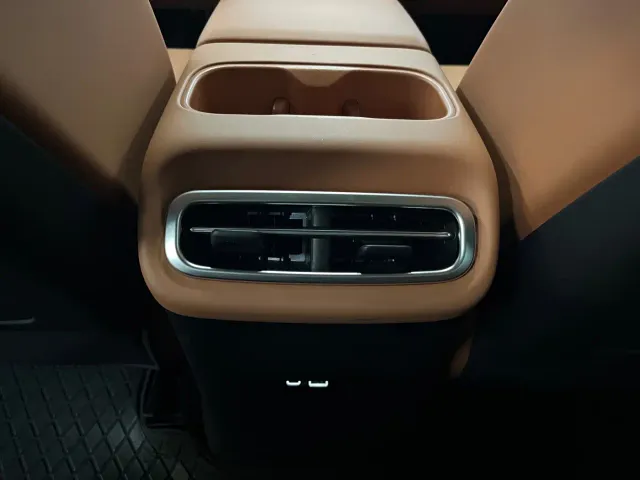Leapmotor C10 — Фото автомобиля 12