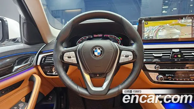 BMW 5-Series — Фото автомобиля 13