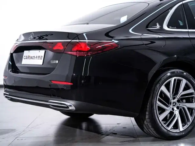 Mercedes-Benz E-Class — Фото автомобиля 6