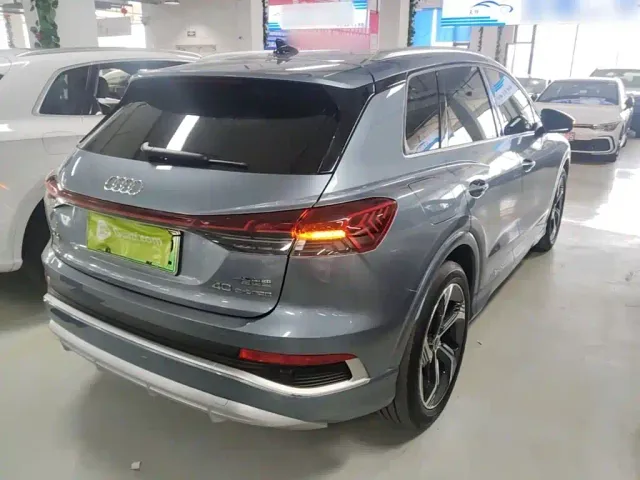 Audi Q4 e-tron — Фото автомобиля 6