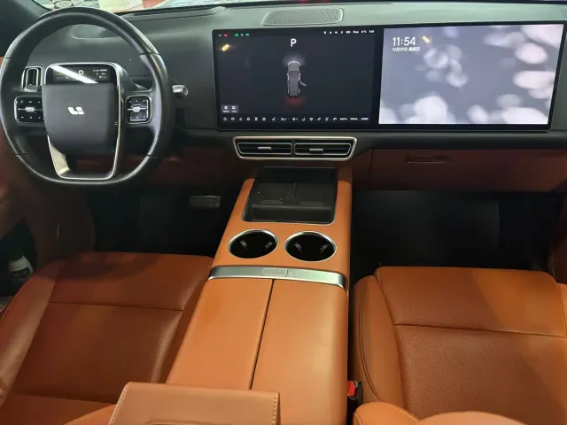 Li Auto L8 — Фото автомобиля 9