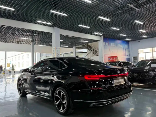 Volkswagen Passat — Фото автомобиля 6