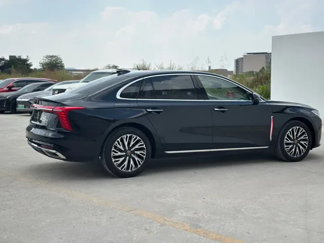 Hongqi H5 — Фото автомобиля 17