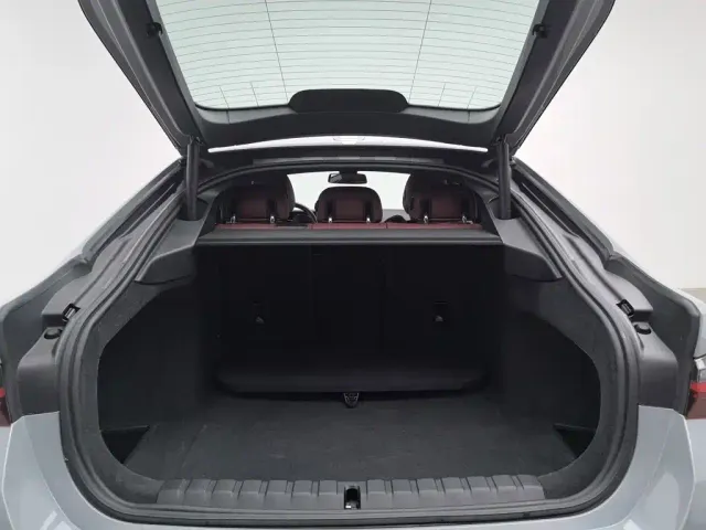 BMW i4 — Фото автомобиля 16