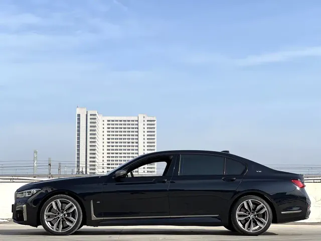 BMW 7 Series — Фото автомобиля 16