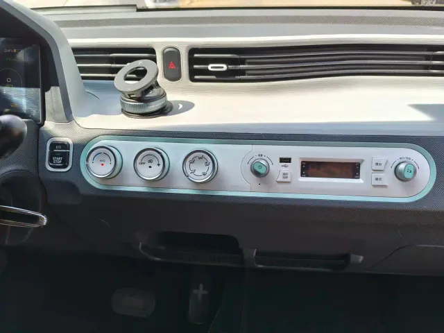 Wuling Hongguang Mini EV — Фото автомобиля 10