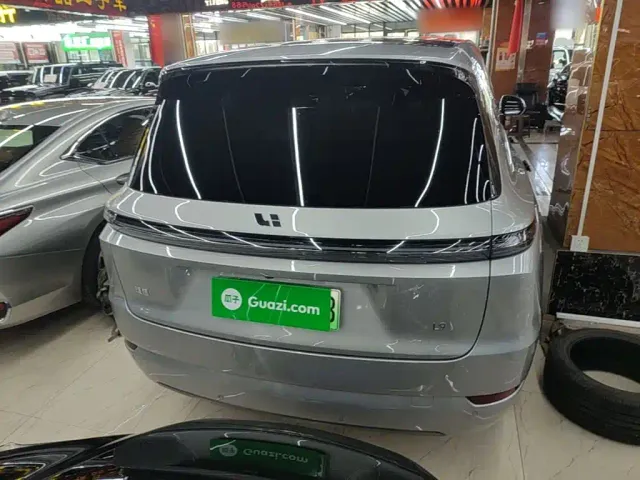 Li Auto L9 — Фото автомобиля 5