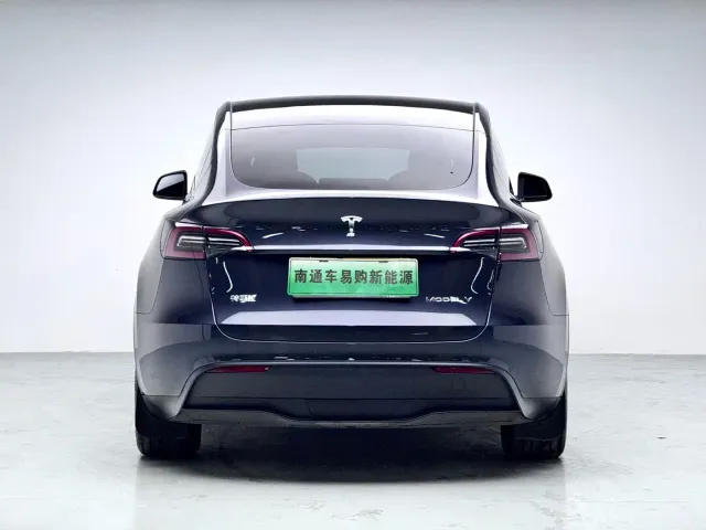 Tesla Model Y — Фото автомобиля 5