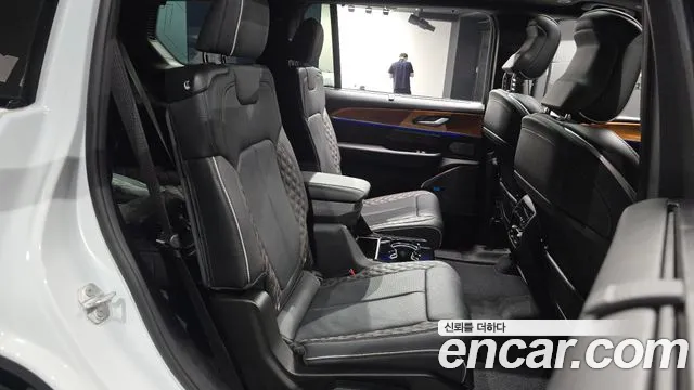 Jeep Cherokee WL — Фото автомобиля 12