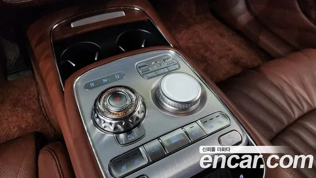 Genesis G90 Бензин 3.5 турбо AWD — Фото автомобиля 9