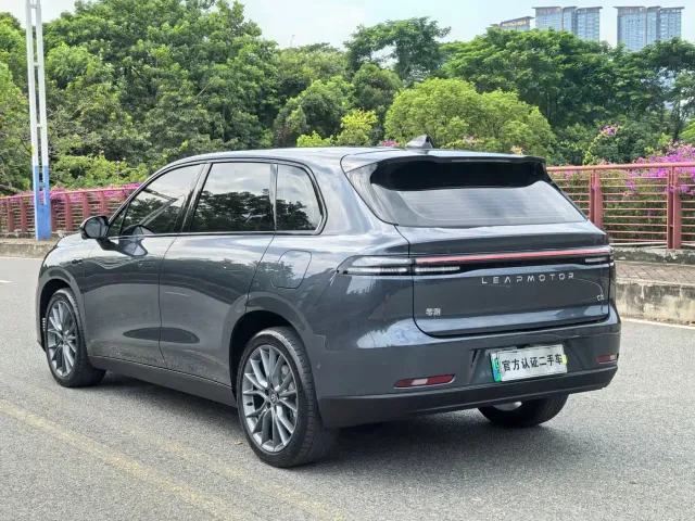 Leapmotor C10 — Фото автомобиля 16