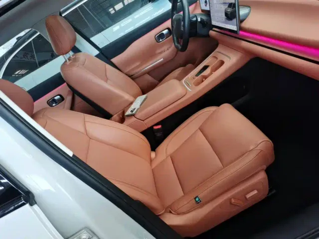 Leapmotor C10 — Фото автомобиля 24