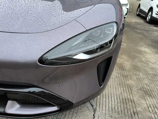 Xiaomi SU7 — Фото автомобиля 23