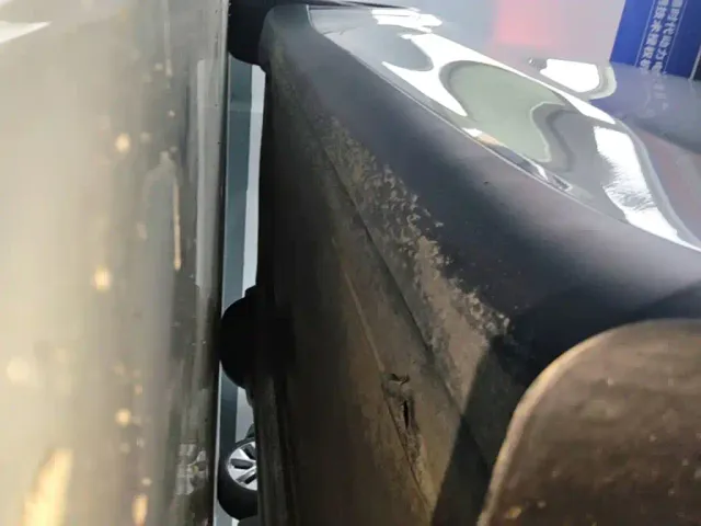 Tesla Model Y L — Фото автомобиля 18