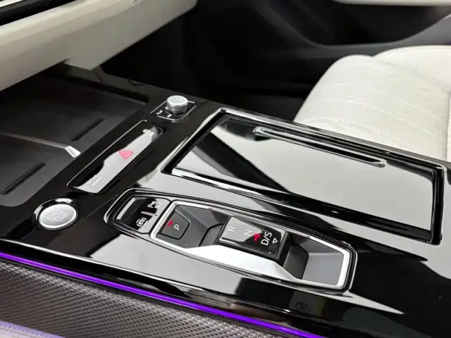 Audi A6L — Фото автомобиля 16