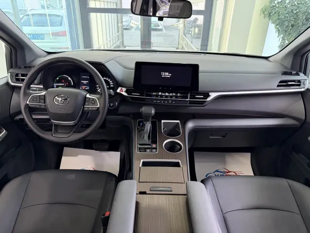 Toyota Granvia — Фото автомобиля 5
