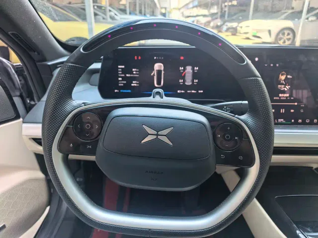 Xpeng P7 — Фото автомобиля 8