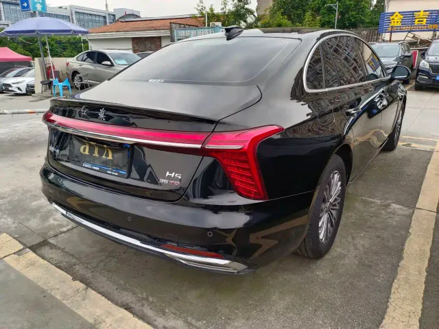 Hongqi H5 — Фото автомобиля 14