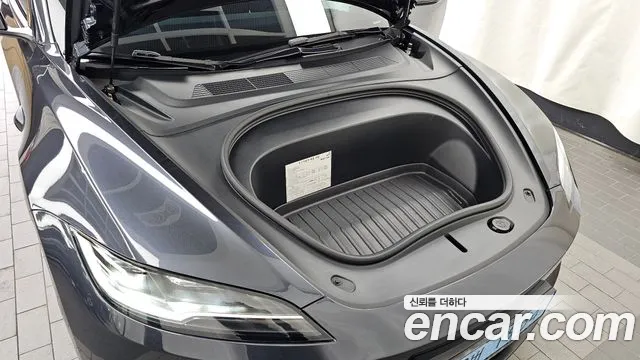 Tesla Model 3 — Фото автомобиля 6