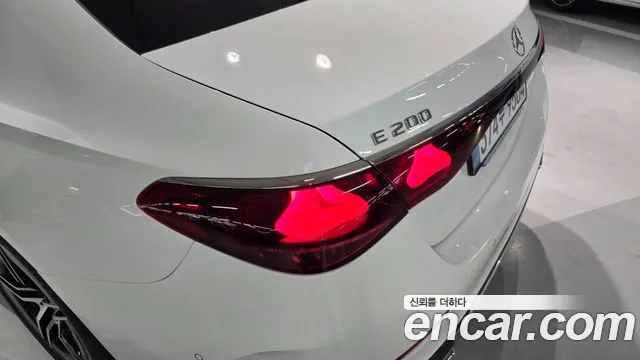 Mercedes-Benz E-Class W214 — Фото автомобиля 12