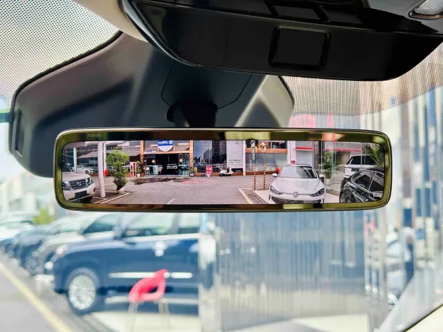 Li Auto MEGA — Фото автомобиля 12