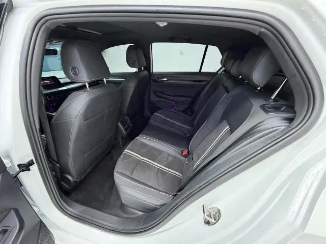 Volkswagen Golf — Фото автомобиля 13