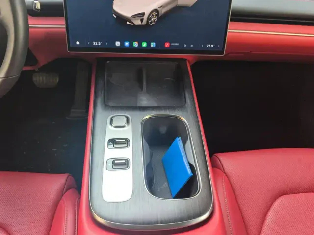 Xiaomi SU7 — Фото автомобиля 15
